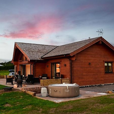 Cuddfan Lodge On A Gorgeous Private Lake Newport  Ngoại thất bức ảnh