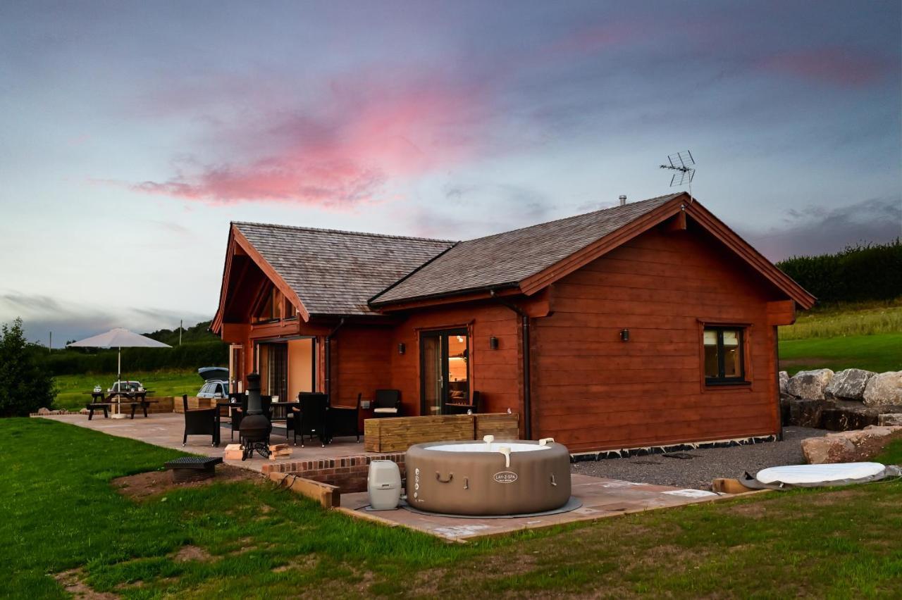 Cuddfan Lodge On A Gorgeous Private Lake Newport  Ngoại thất bức ảnh